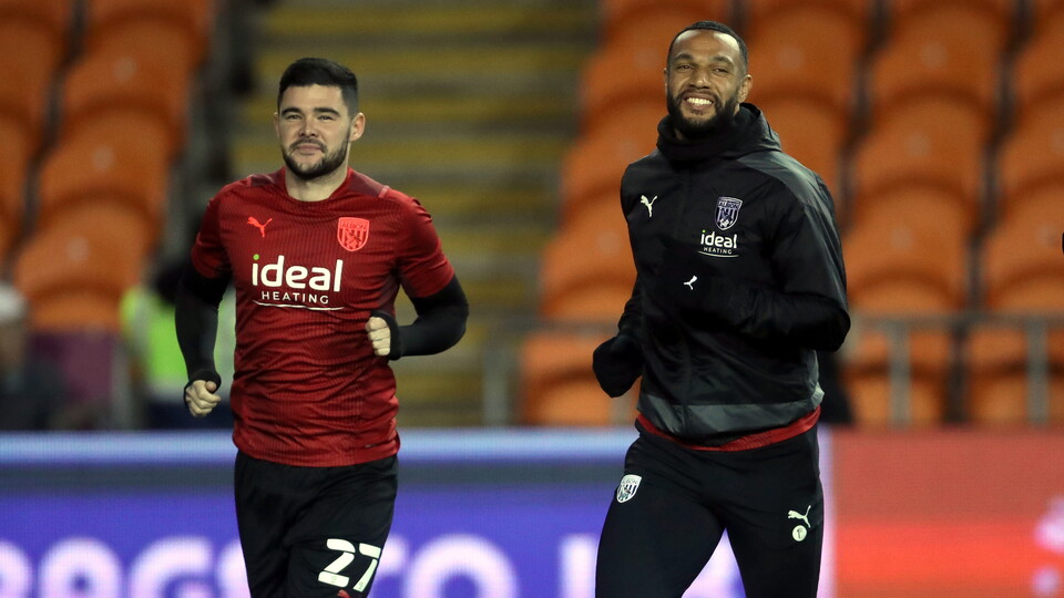 Mowatt & Phillips warmup B'Pool