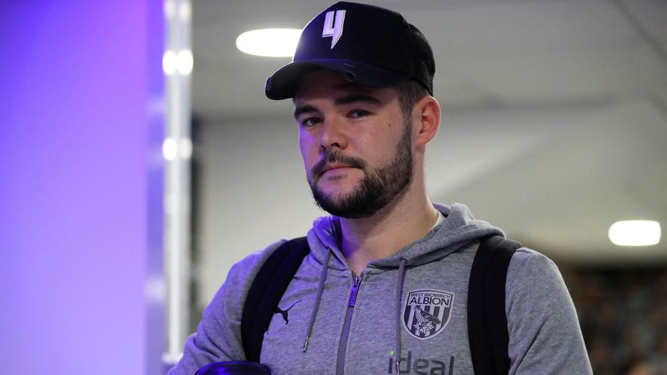 Mowatt arrives PNE