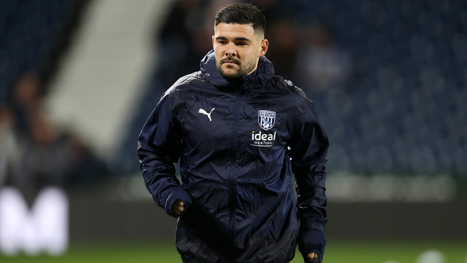 Mowatt Huddersfield warmup