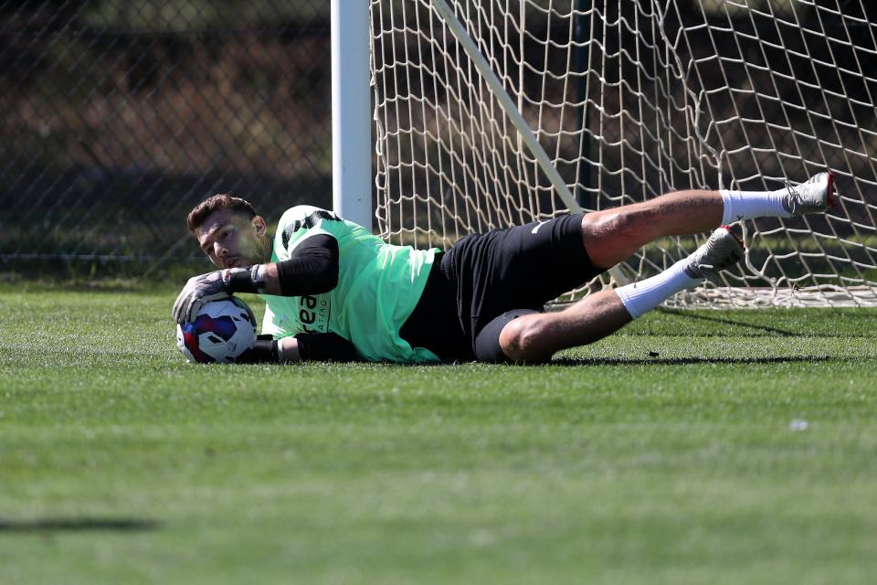 Alex Palmer training in Portugal.