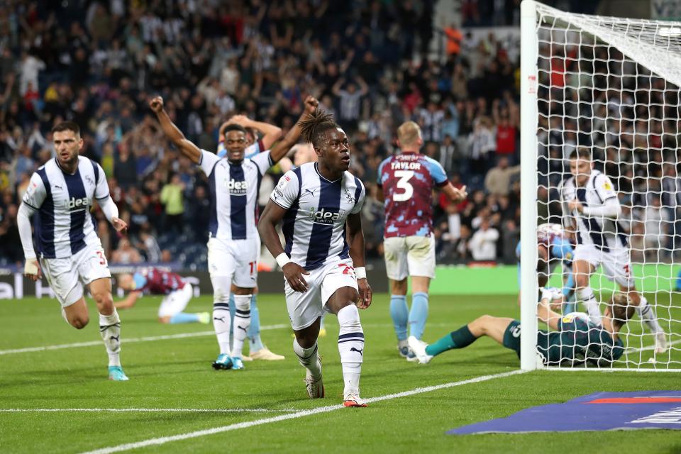 Brandon Thomas-Asante scores.