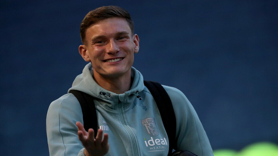 Taylor Gardner-Hickman arrives ahead of Bristol City game