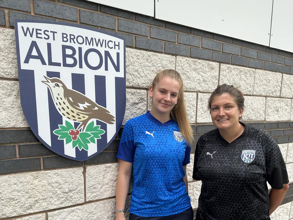 An image of new Albion Women goalkeeper Lucy Jones