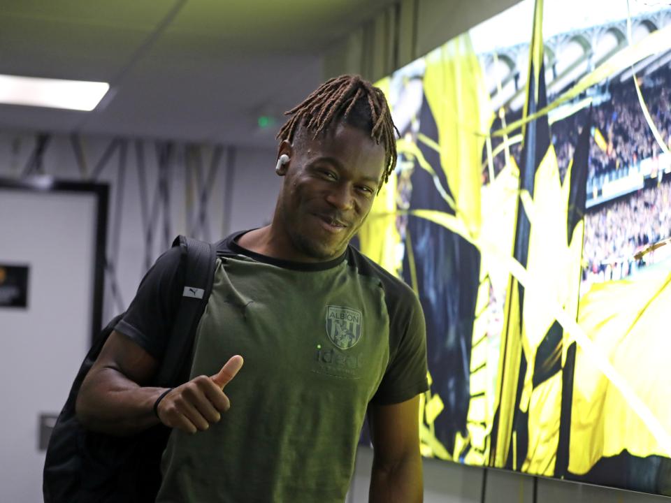 An image of Brandon Thomas-Asante arriving at Watford