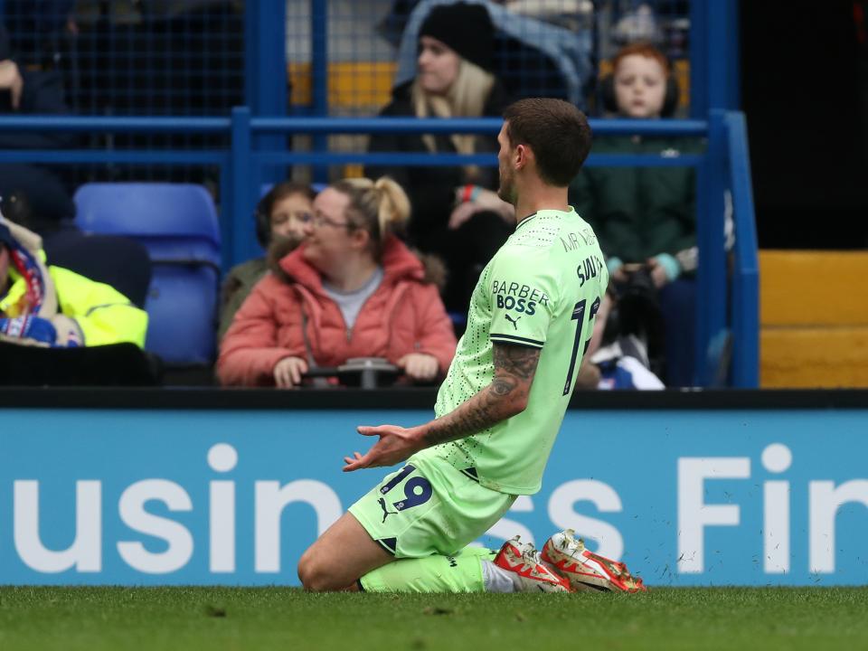An image of John Swift celebrating his goal against Ipswich