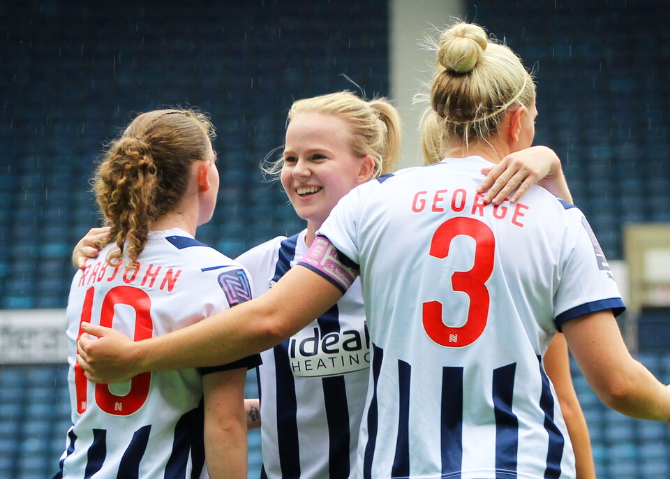 Albion Women, in home colours.