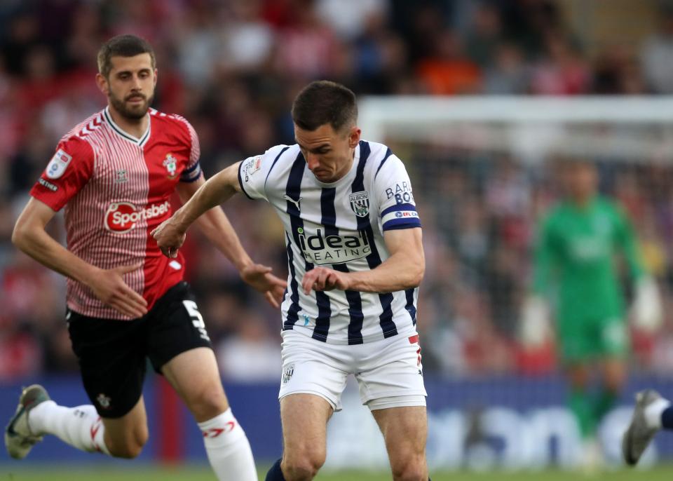 Jed Wallace in action, in home colours.