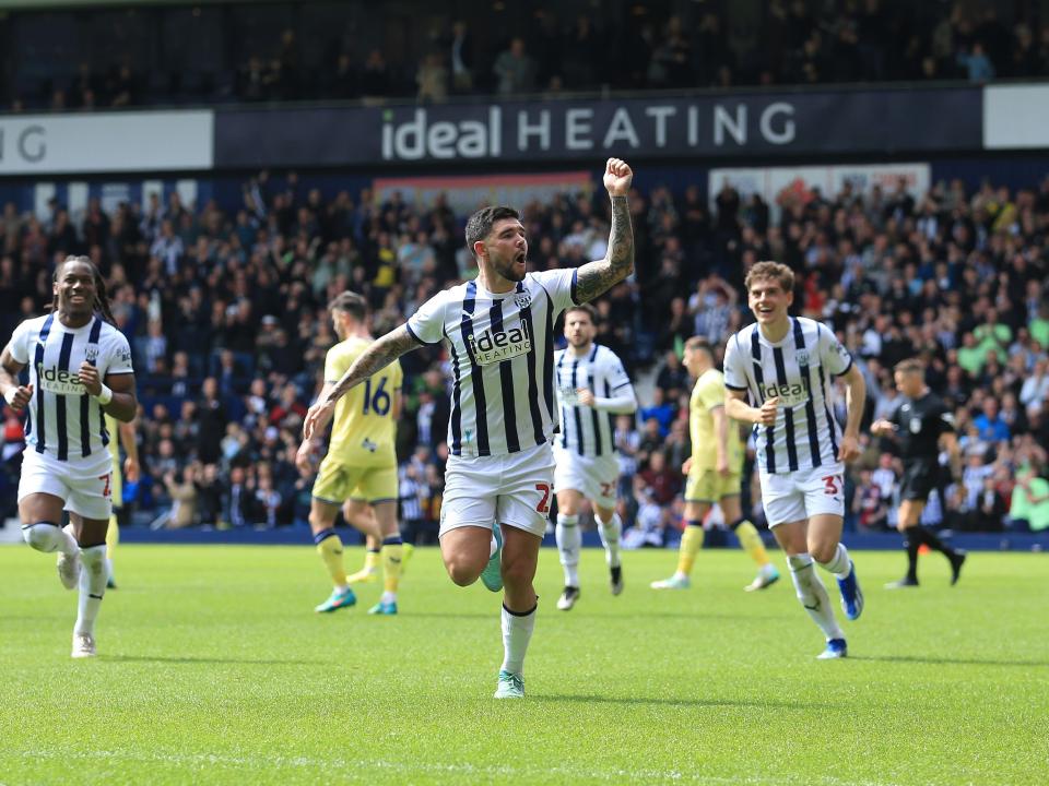 An image of Alex Mowatt celebrating his goal against Preston