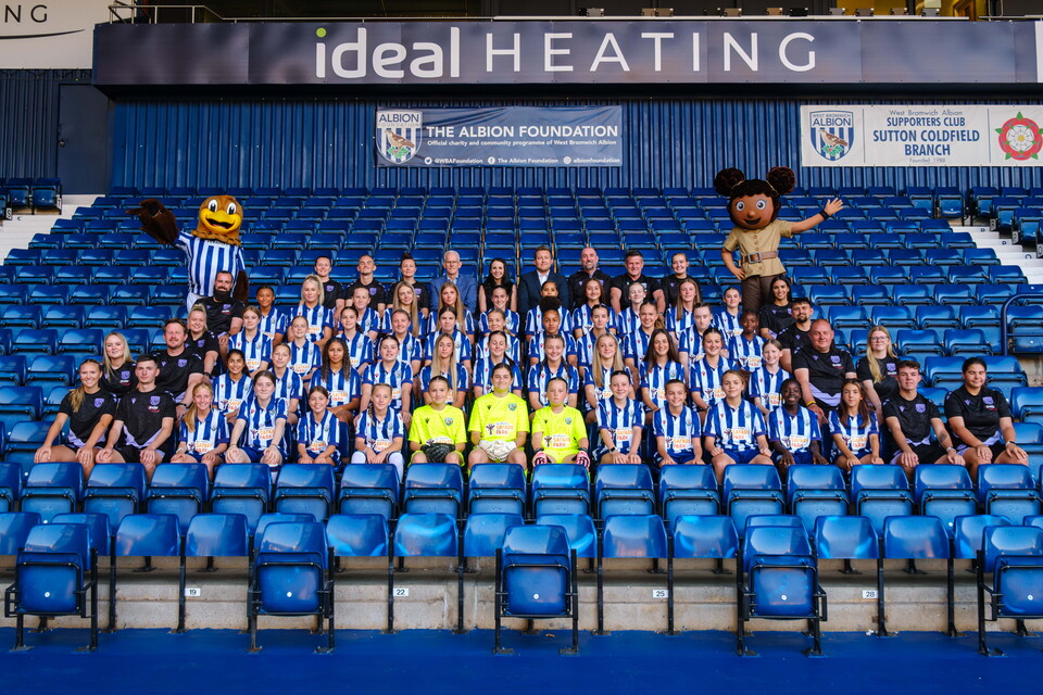 ETC & GGP full squad photos with Baggie Bird, Eliza (WMSP Mascot) & representatives from West Midlands Safari Park