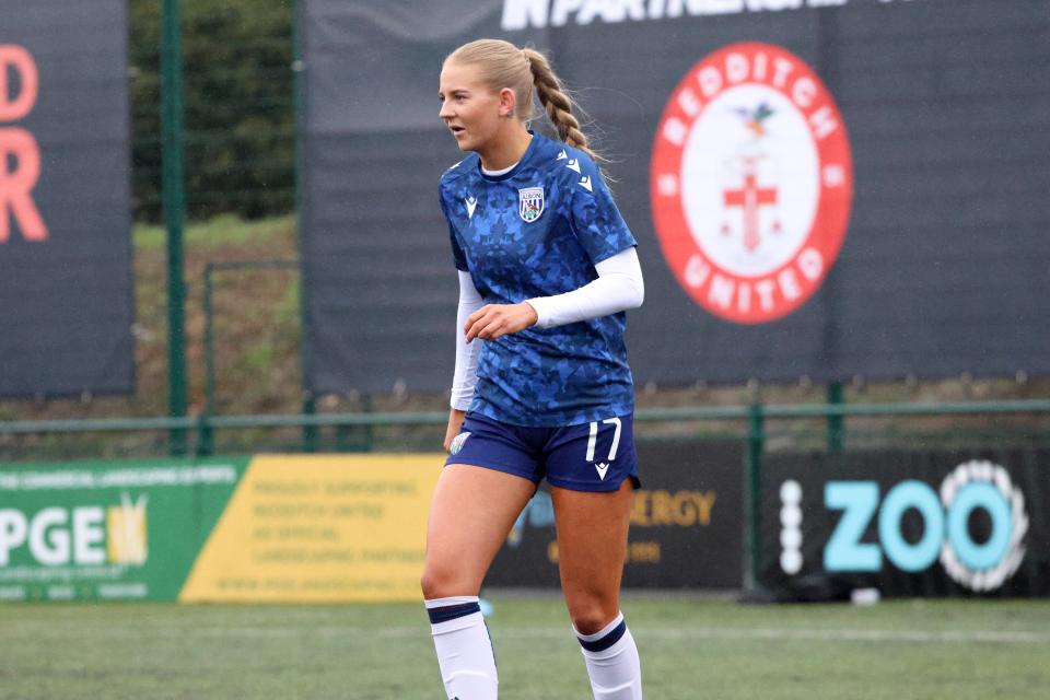 Rhianne Oakley warming up before a game at Redditch United 