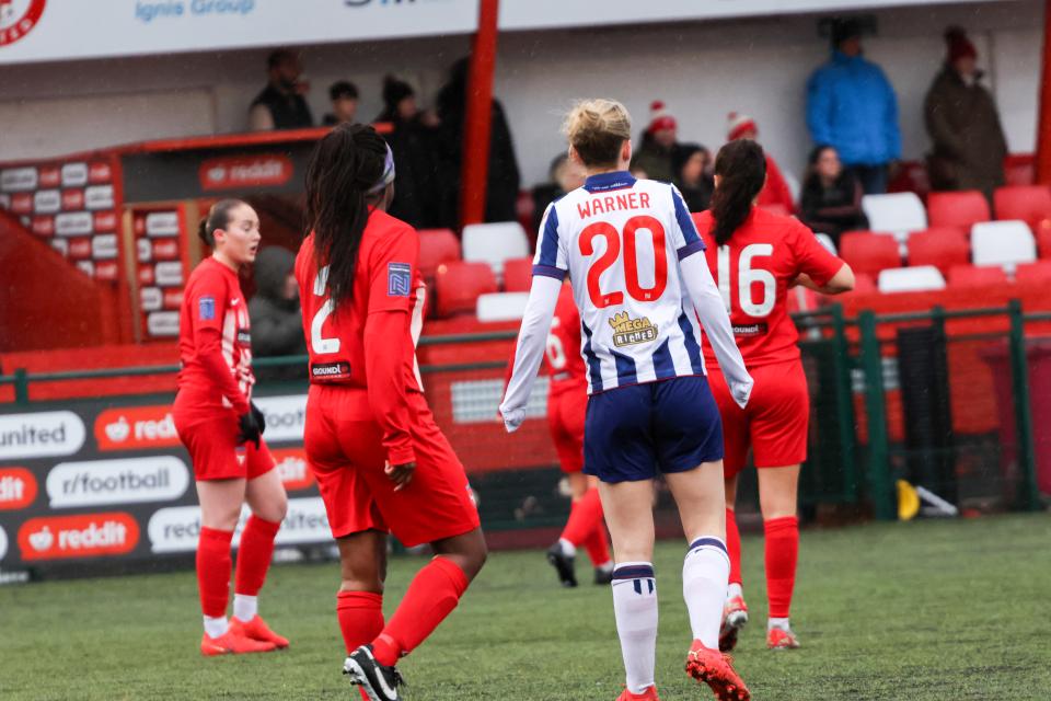 Phoebe Warner in the home kit in action against Cheadle Town Stingers  
