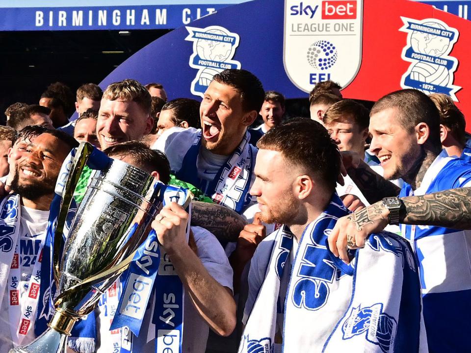 A photo of Krystian Bielik with former club Birmingham City celebrating their League One title success