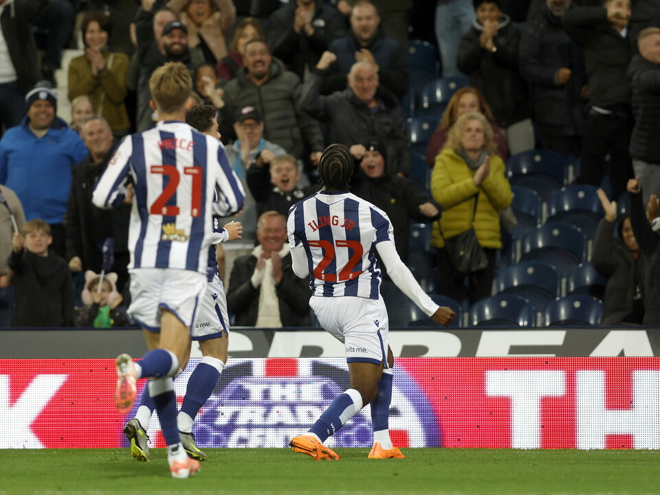 An image of Sam Iling-Junior celebrating his goal against Leicester