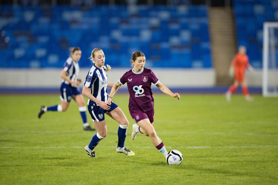 Ellie May hunts for possession.