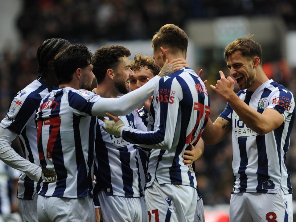 An image of the Albion squad celebrating Isaac Price's goal against Preston