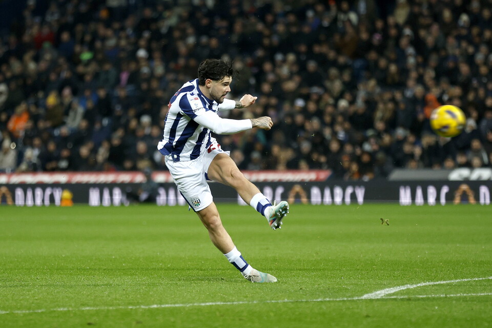 A photo of Alex Mowatt's strike against Blues 
