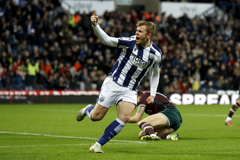 A photo of Aune Heggebo celebrating his goal v Swansea City.