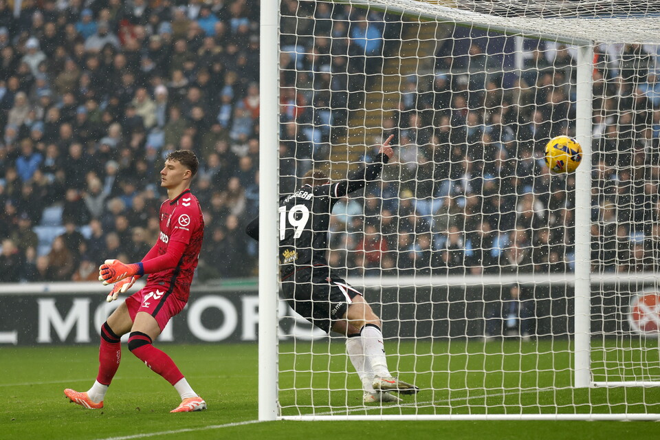 Aune Heggebo scoring v Coventry 
