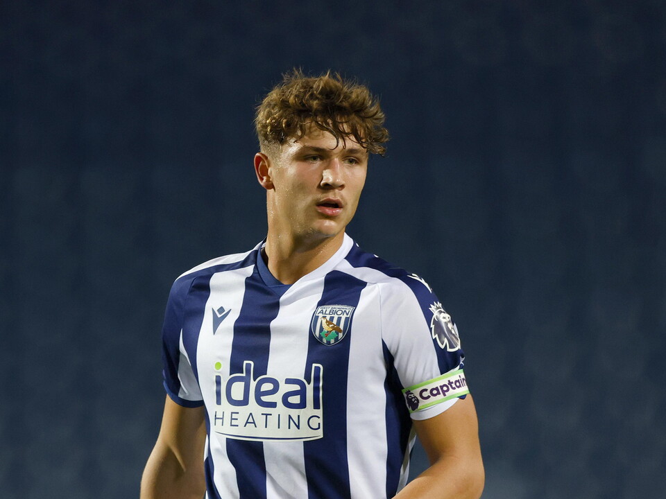 Cole Deeming in action for the PL2 team in the home kit 