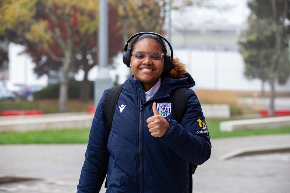 Lavarna Johnson smiling at the camera with her thumbs up