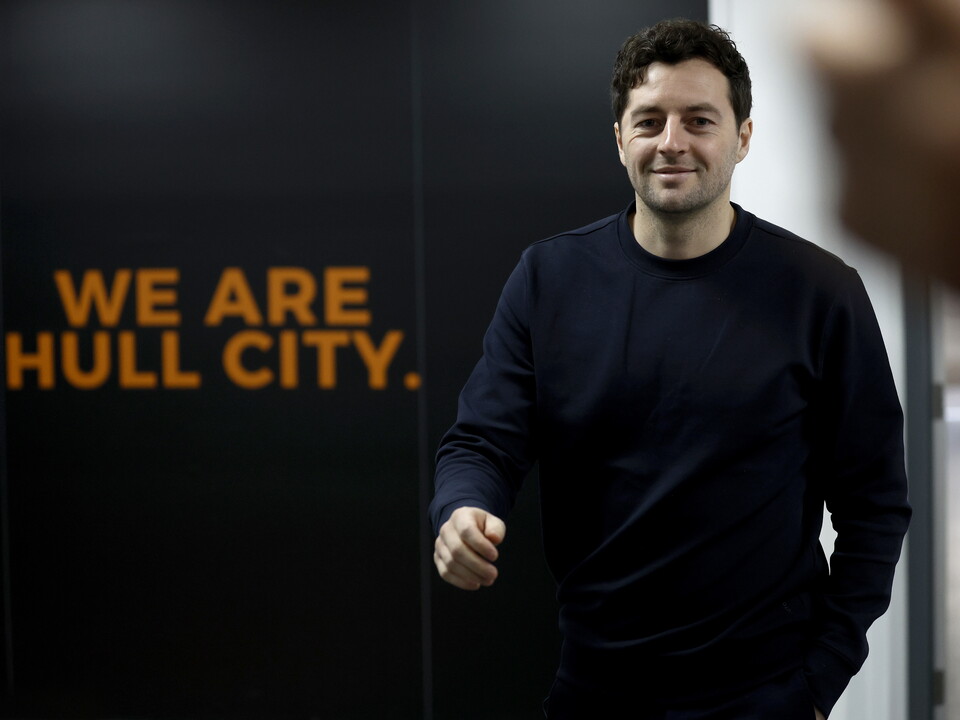 An image of Ryan Mason arriving at the MKM Stadium