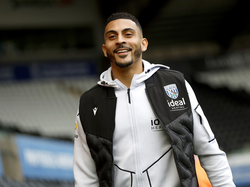 An image of Karlan Grant arriving at the Swansea.com Stadium