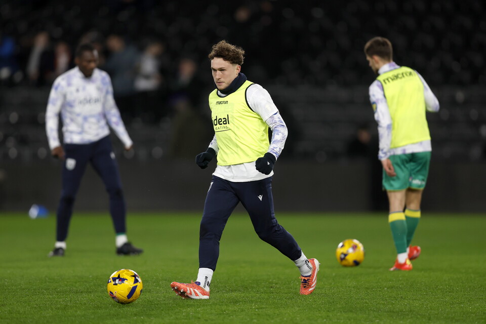 Callum Styles warms up 