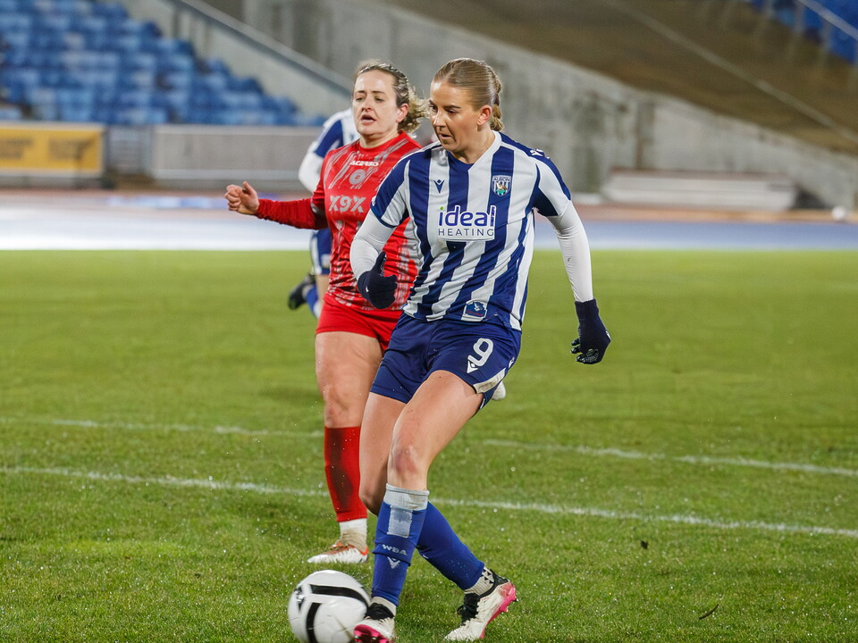 Rhianne Oakley.