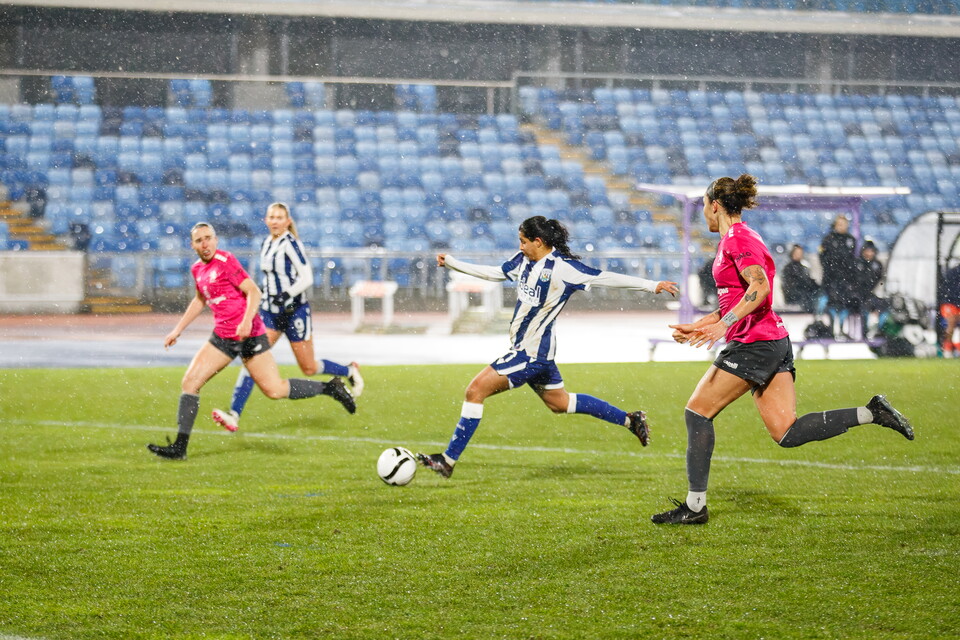 Riya Mannu scores against Rugby Borough.