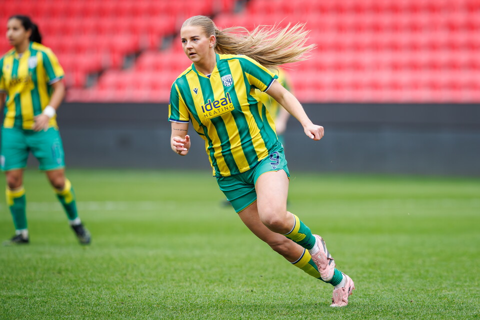 Rhianne Oakley.