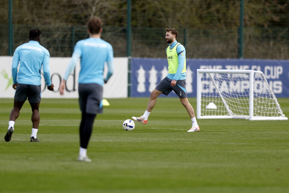 Nat Phillips in training