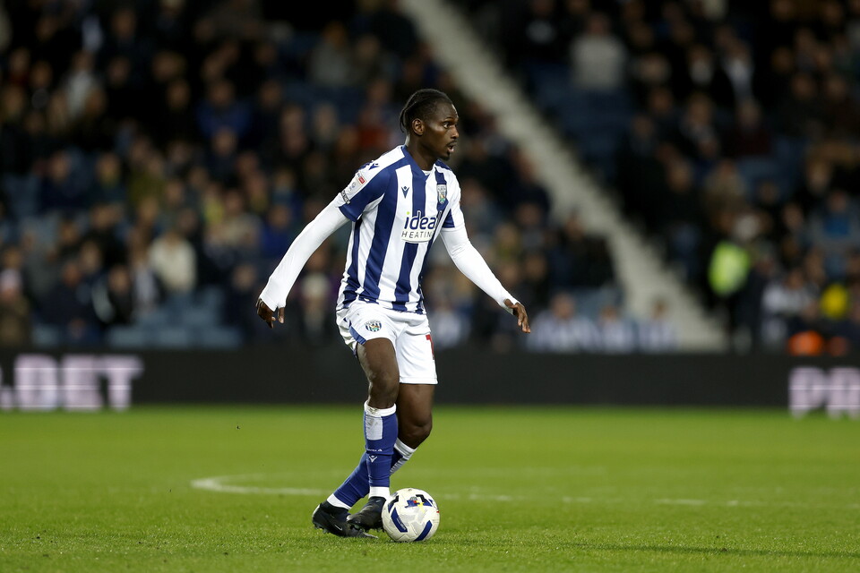 Ousmane Diakité on the ball against Millwall
