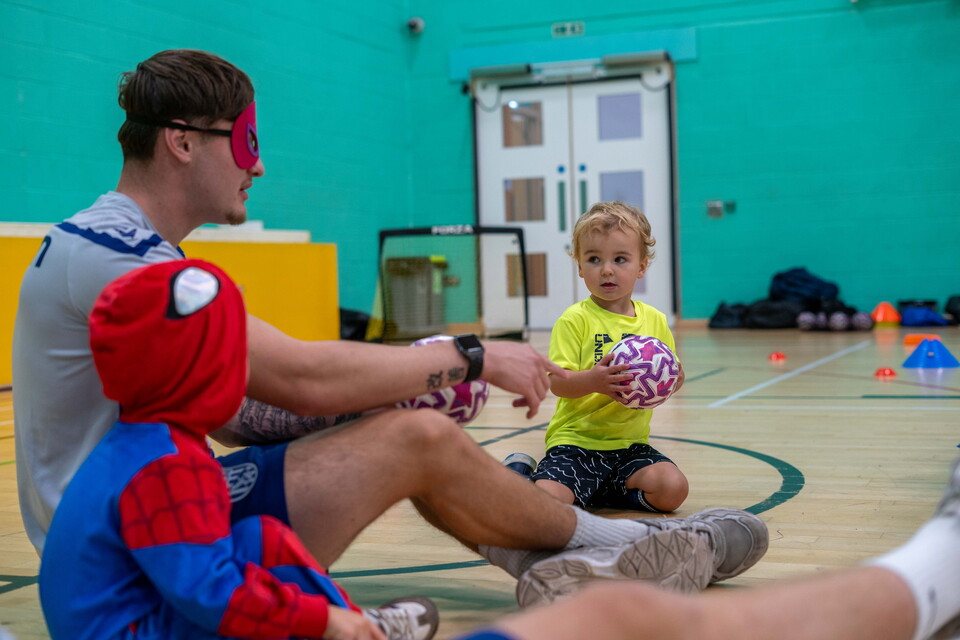 Mini baggies engaging in a session