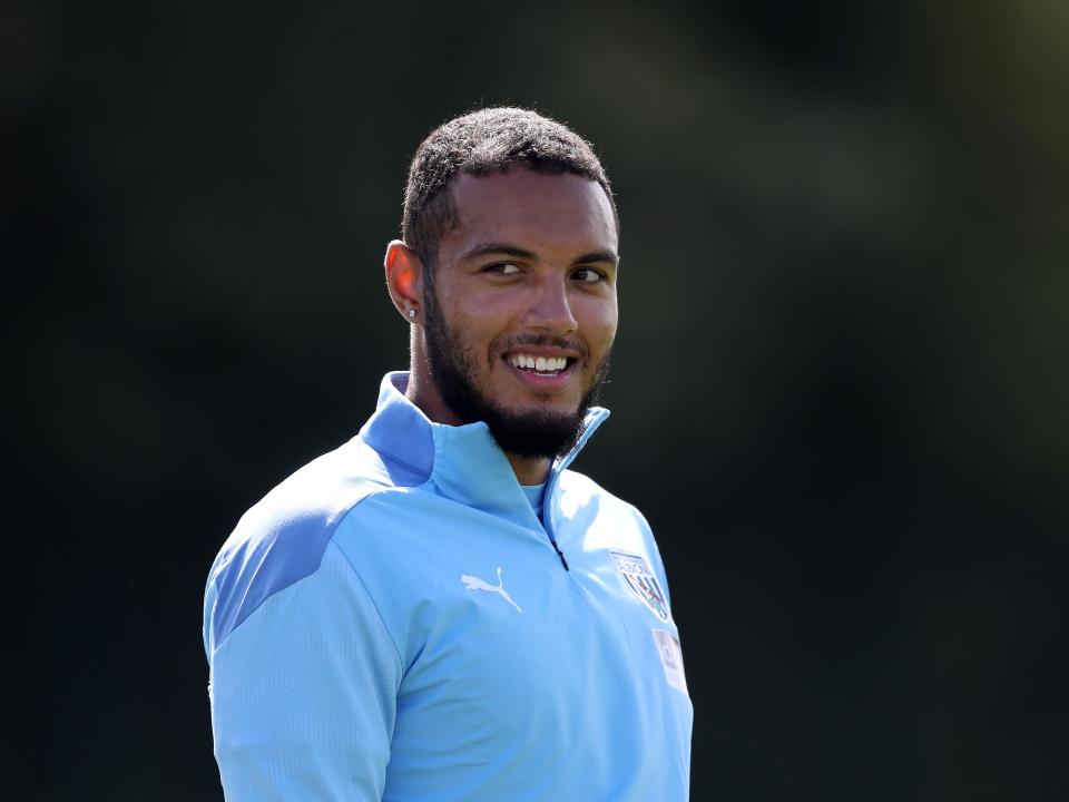 Ken Zohore in training