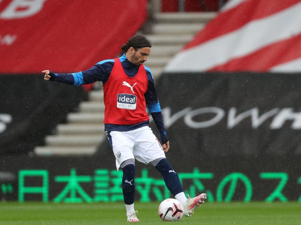 Filip Krovinović warming up v Southampton 