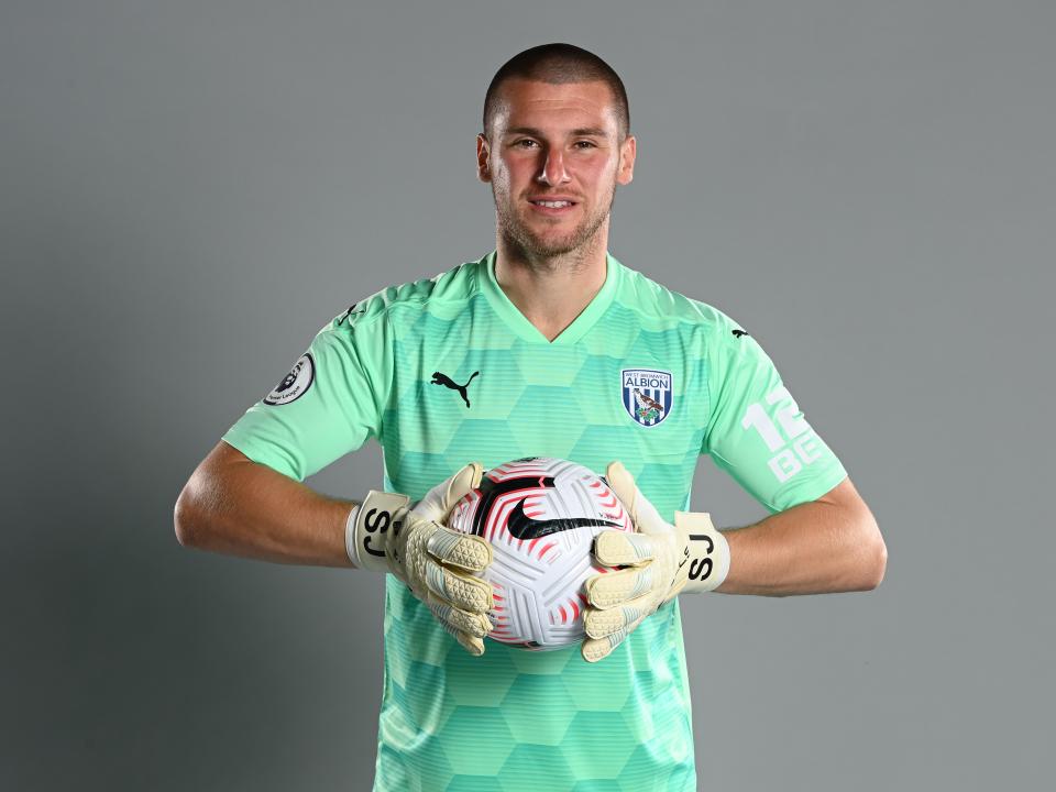 Johnstone talks becoming a goalkeeper, Manchester United & ‘great’ David De Gea