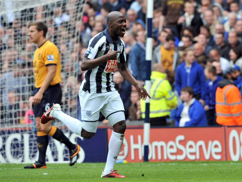 Youssouf Mulumbu celebrates
