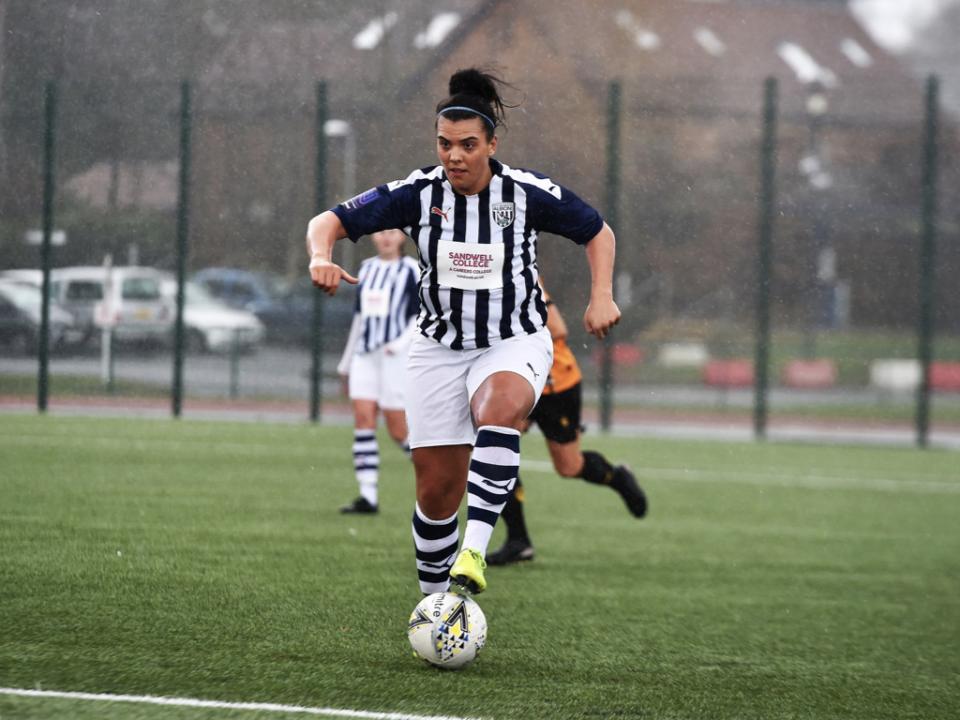Tash Tezgel re-joins Albion Women