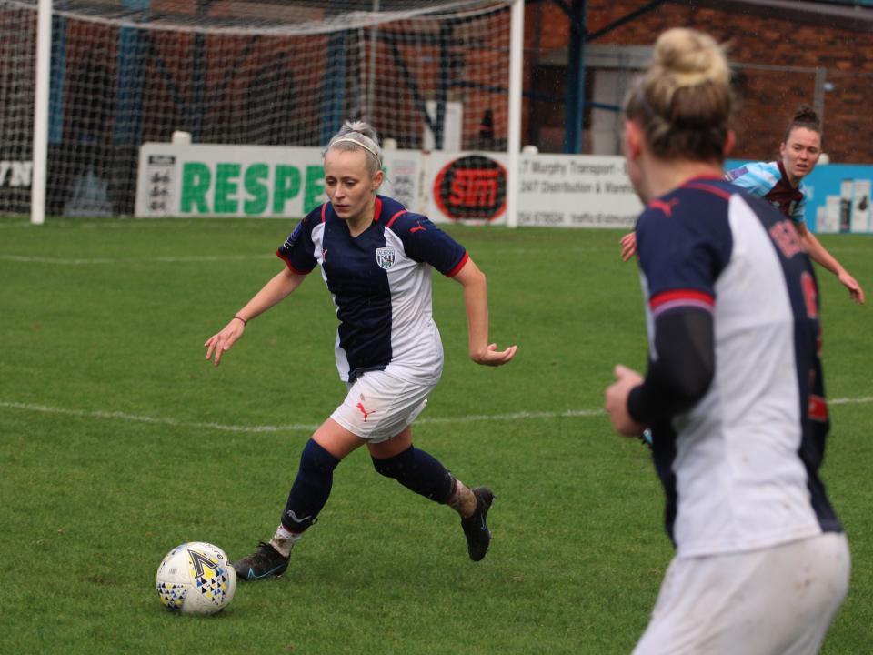 Albion Women have completed the signing of Kerry Walklett from Southern Premier Division side Keynsham Town