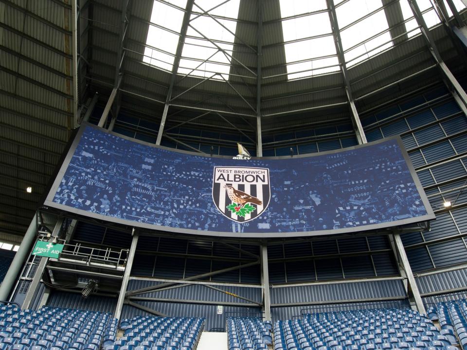 Hawthorns screen