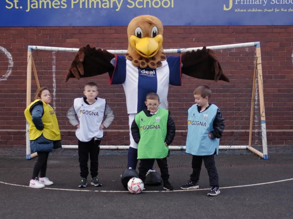 Baggie Bird with Gogna Schoolwear 