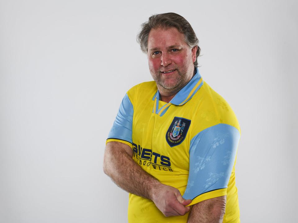 Andy Johnson wears 95-97 Away Retro