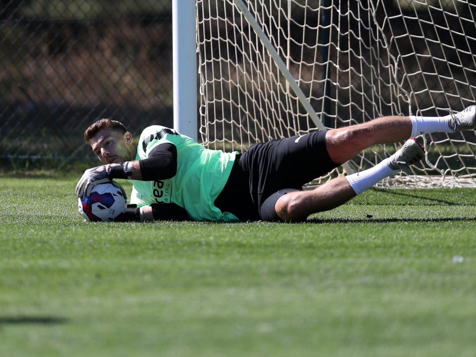 Alex Palmer training in Portugal.