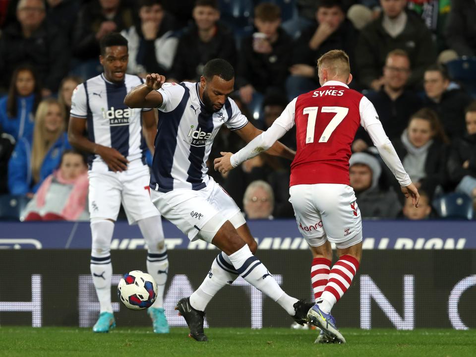 An image of Matty Phillips dribbling against Bristol City