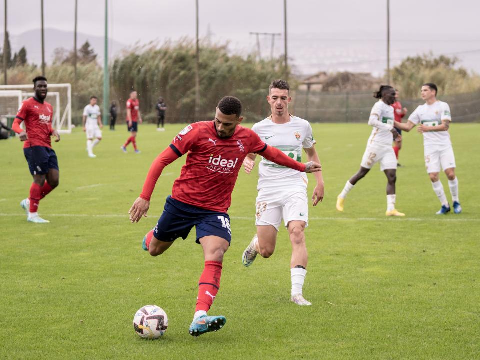 Elche CF v Albion 18