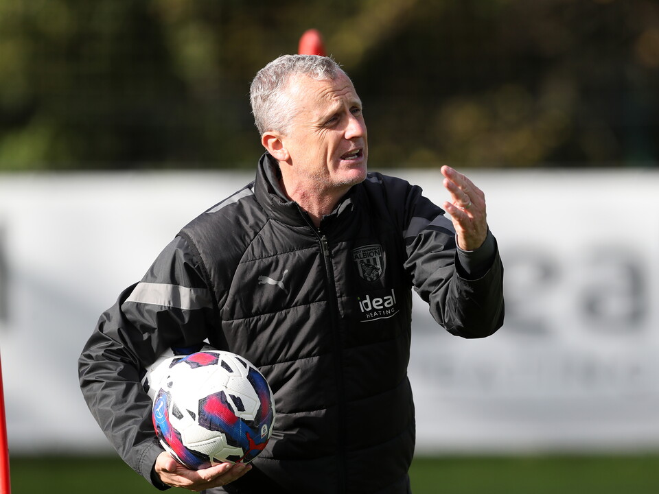 Richard Beale giving out instructions in training