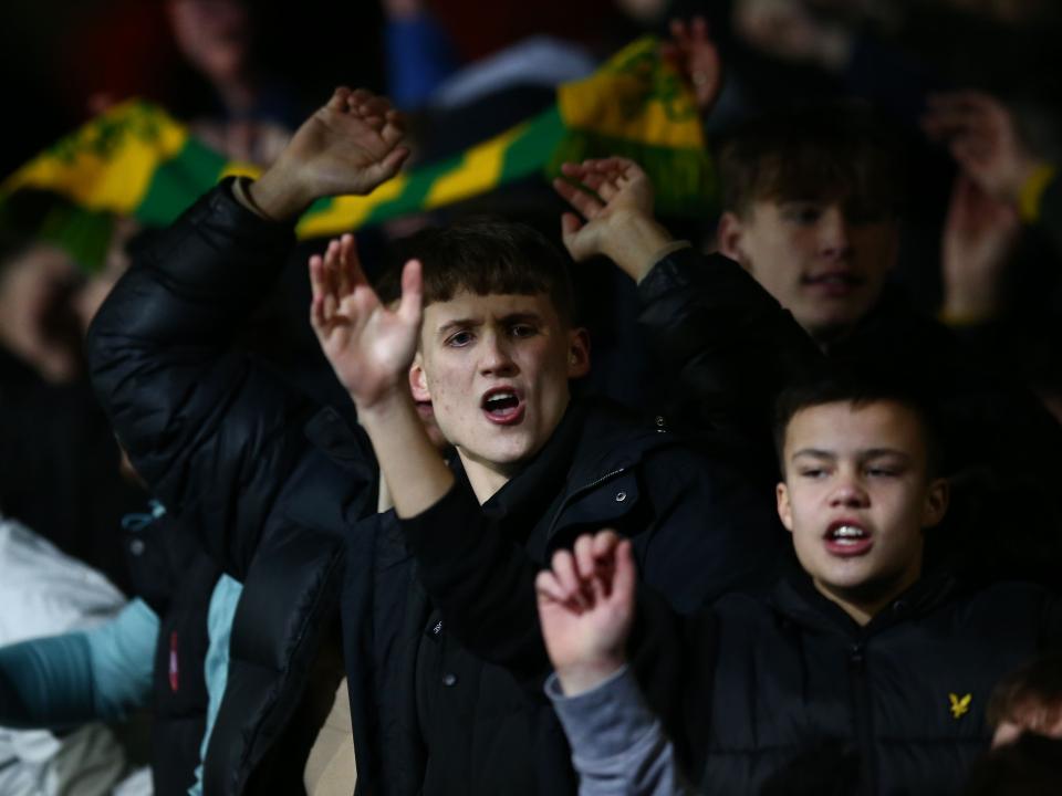 West Bromwich Albion fan singing