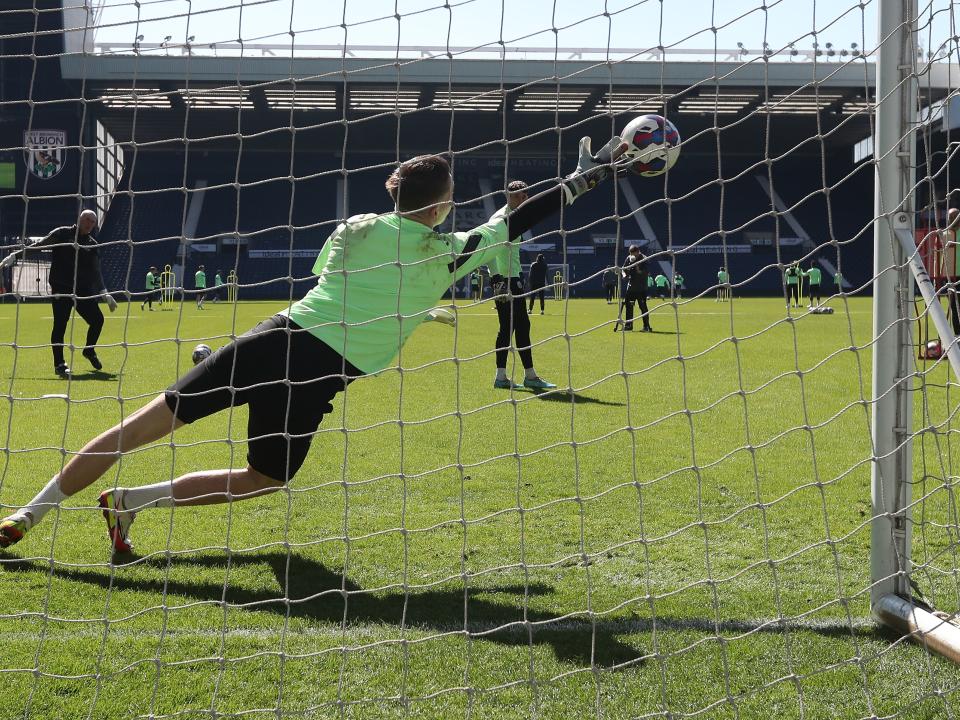 Training at the stadium gallery 33