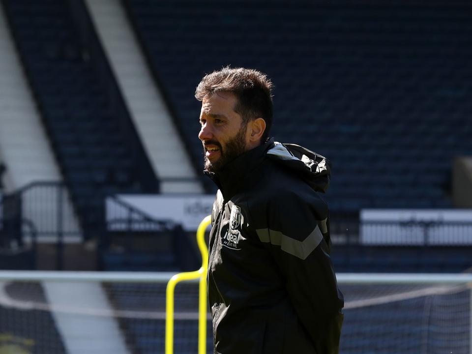 Carlos Corberán coaches the players at The Hawthorns 