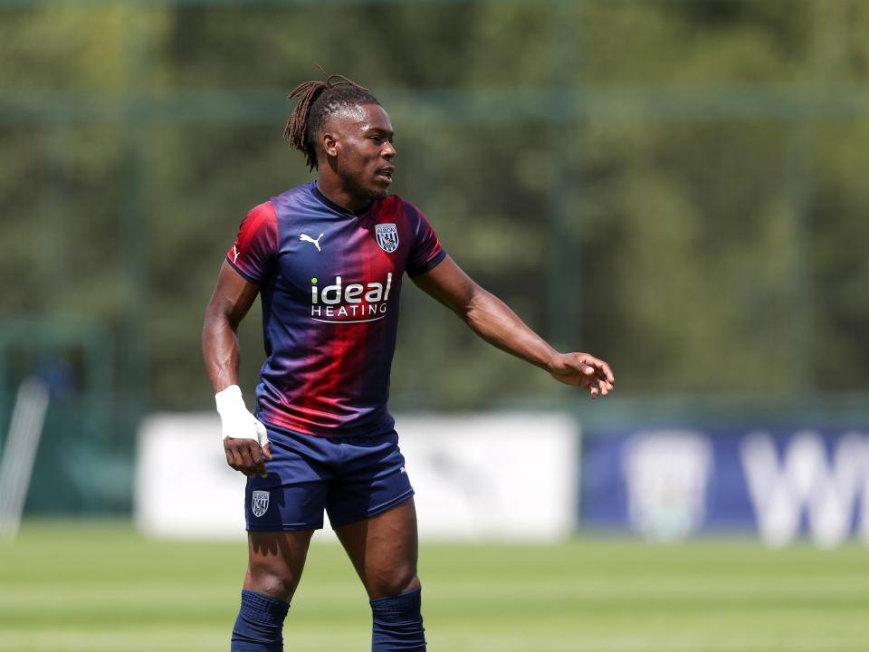 An image of Brandon Thomas Asante against Shrewsbury